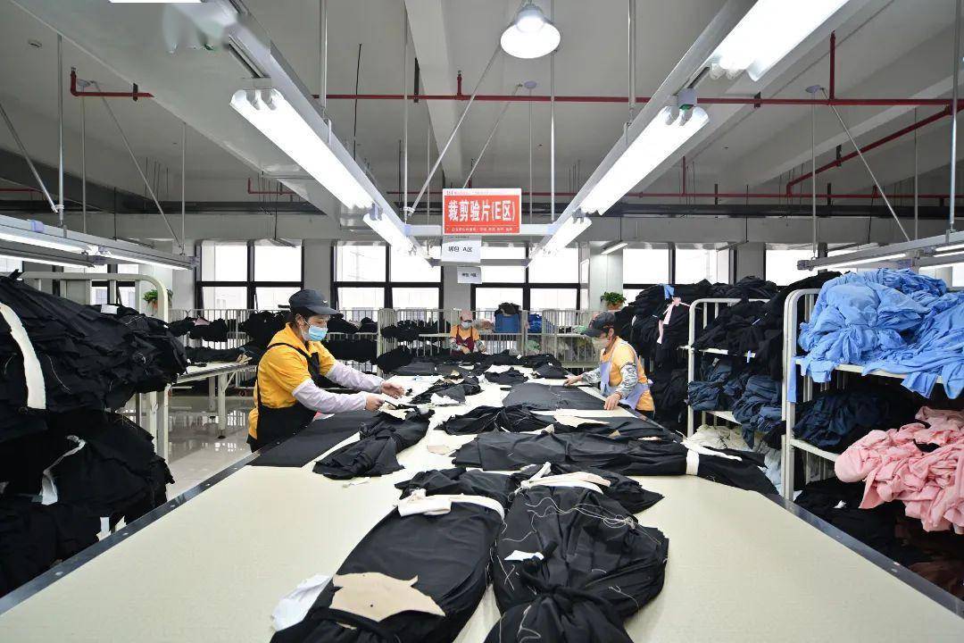 從裁剪到零售，解碼“柳州制造”的硬核實(shí)力——柳北工廠透露的產(chǎn)業(yè)升級(jí)密碼